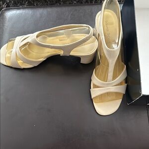 Laura Scott Cream Heels Elegant Design NWT size 10 must go🎆price drop